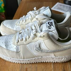 NIKE AIR FORCE ONE excellent gently used condition. Size W10